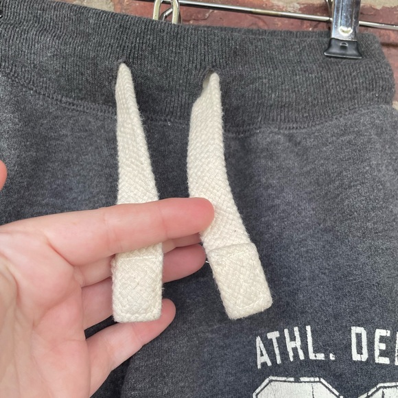 Little Boy’s Gap Kids Gray Sweatpants Size XS 4-5 - Picture 3 of 11